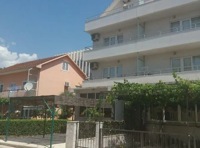 Mona&Mike Apartments